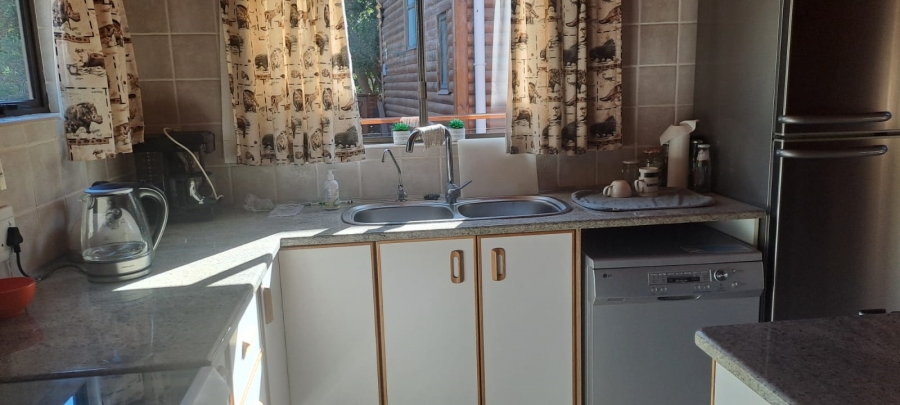2 Bedroom Property for Sale in Meerenbosch Western Cape
